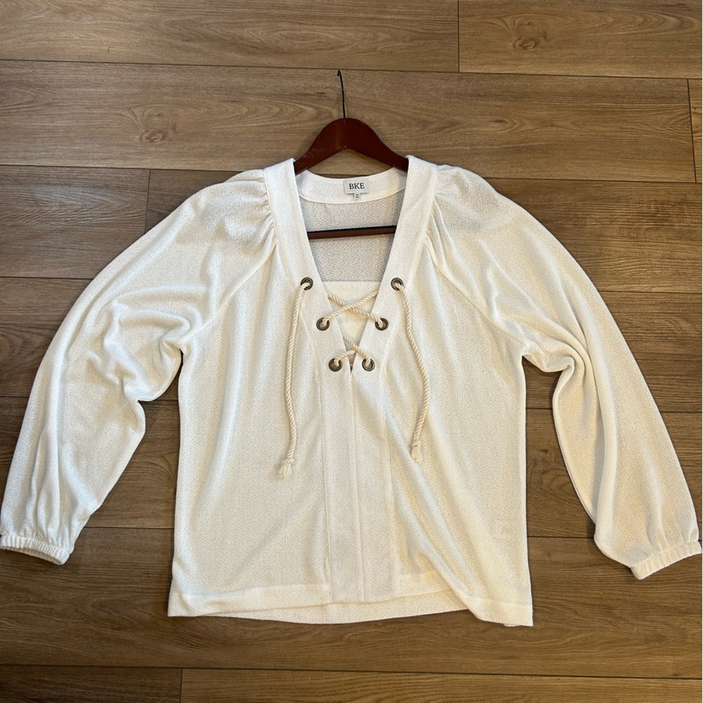 BKE Lace Up Knit Top Medium Cream White Boho Long Sleeve Soft Casual size Medium